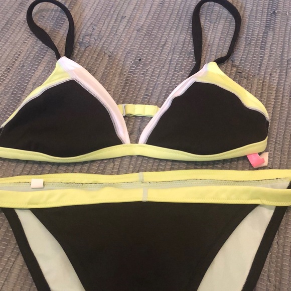 VS bikini - Picture 2 of 4